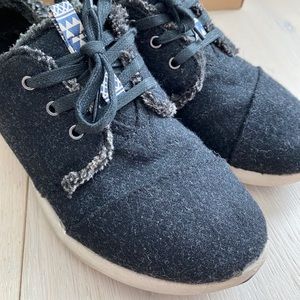 TOMS Del Rey Wool Shearling Black Lace Up Shoe
